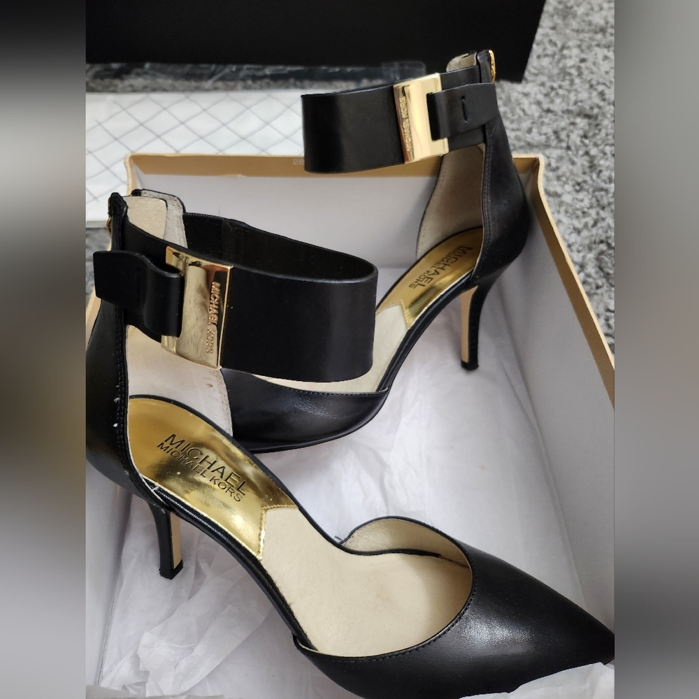 Michael Kors Guiliana Ankle Strap Heels, Black w/Gold Accents. Size 7
